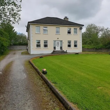 The Water Fort Garden Casa de Campo Kingscourt